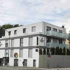 https://sahara-falcon.com-bavaria.com
